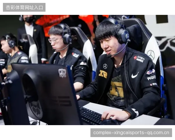 LCK中期河道团战中双C输出爆炸完成团灭——致胜瞬间的策略与观赛体验